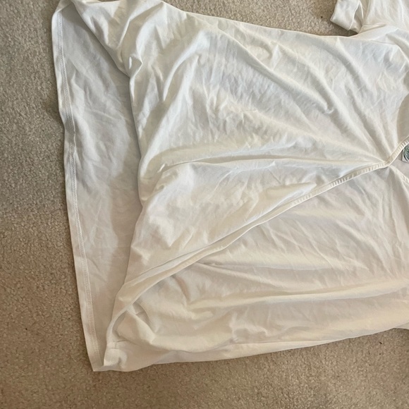 White NWT boutique top - Picture 3 of 3